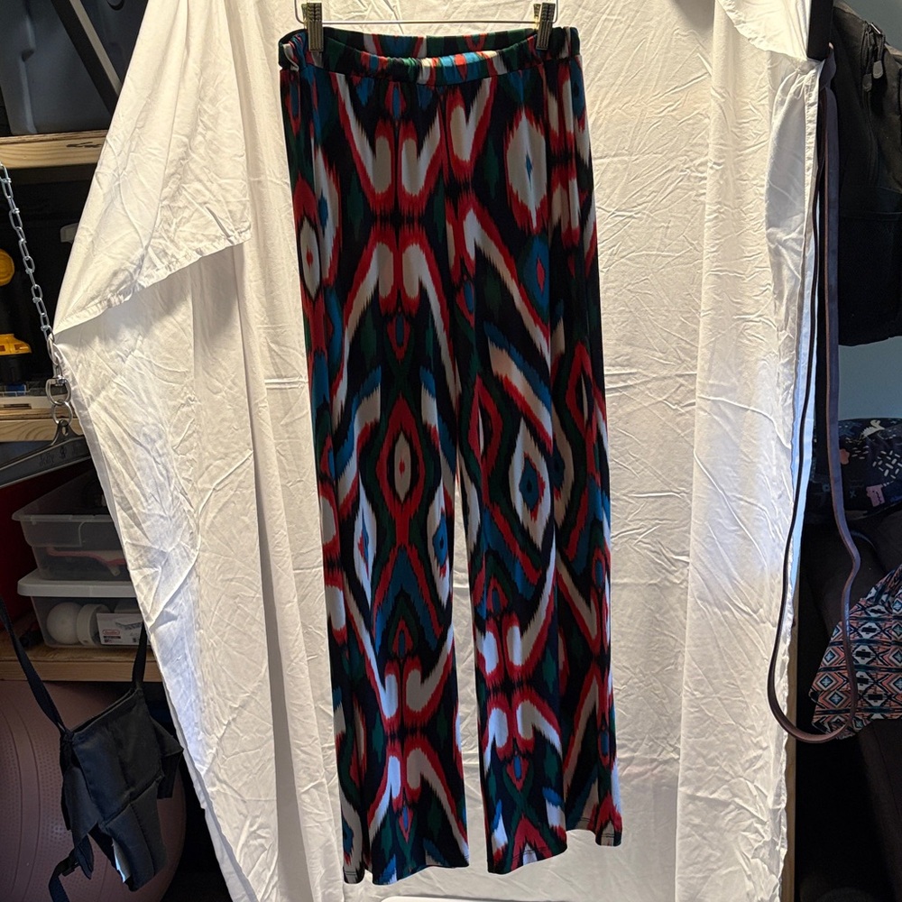 Cha Cha Vente Red and Blue Patterned Wide Leg Pants